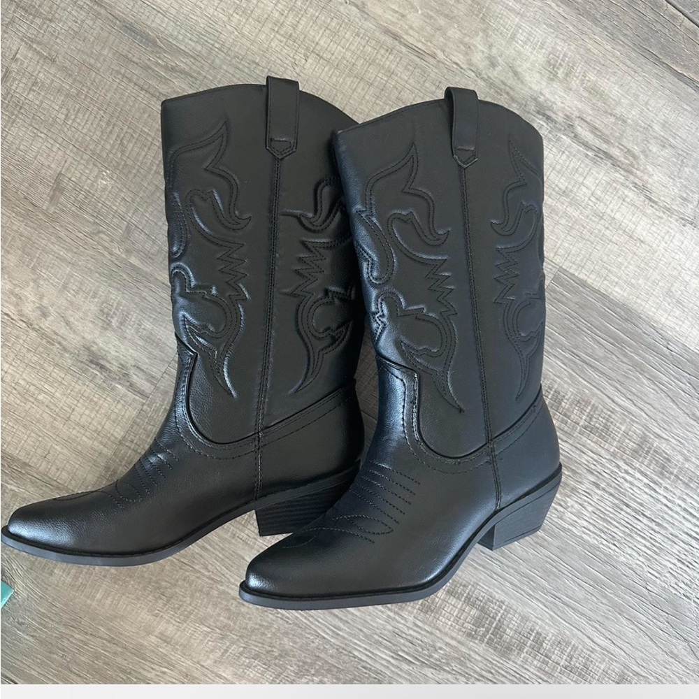 Soda Black Cowboy Boots